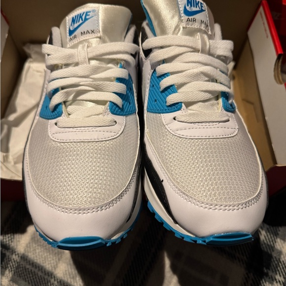 Air max 90 chlorine blue, size 11.5 worn literally once, - Picture 3 of 4